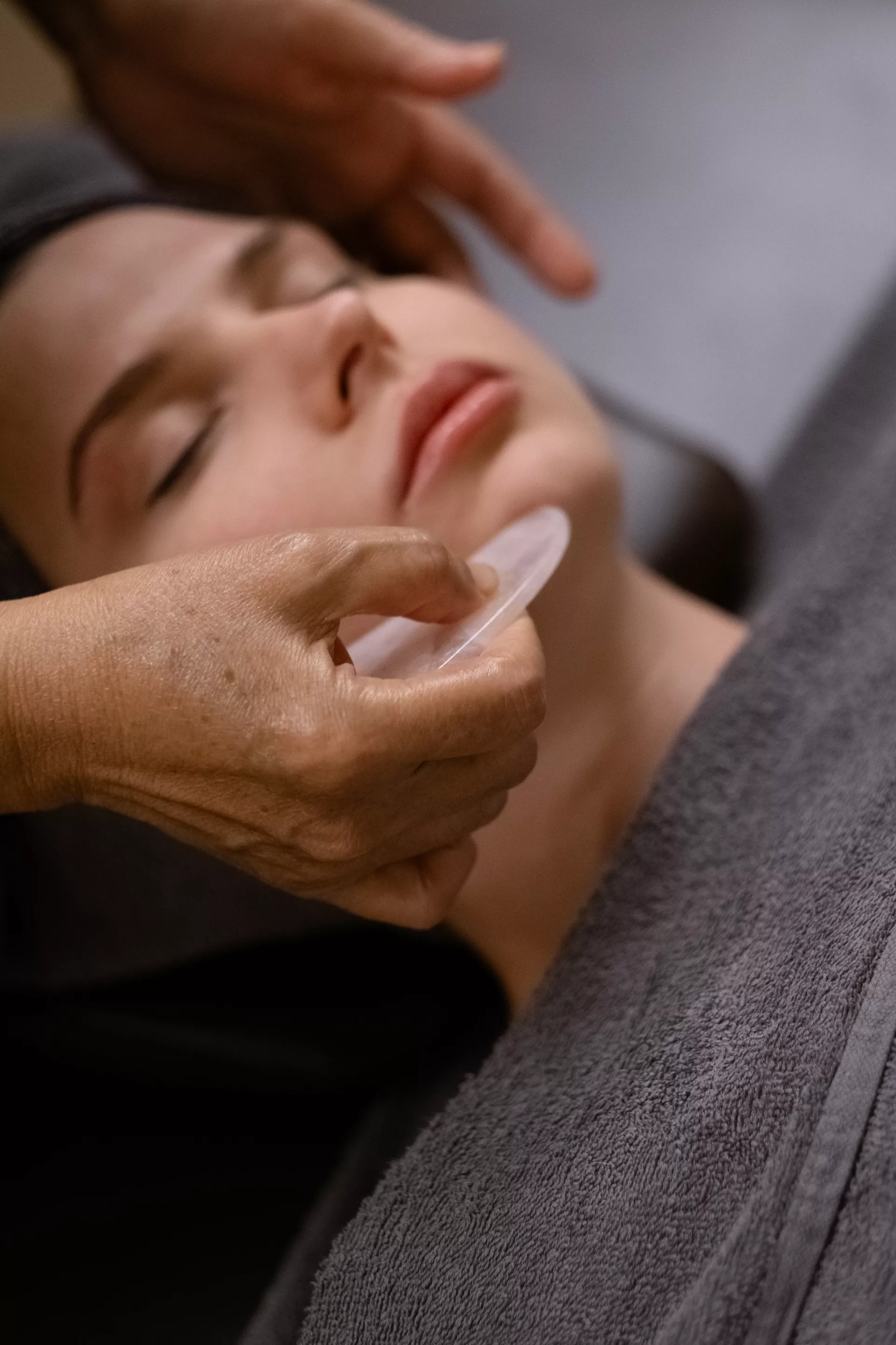Gouache Face & Neck Spa